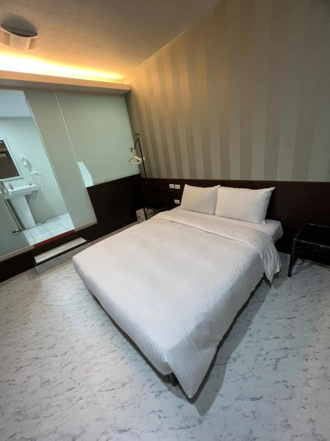 苓旅萬年-Lin Inn Wan Nian Taipei Exteriör bild