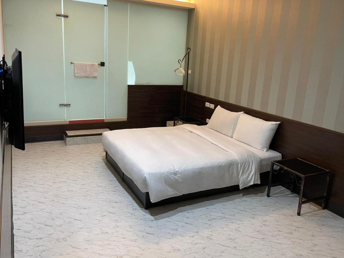 苓旅萬年-Lin Inn Wan Nian Taipei Exteriör bild